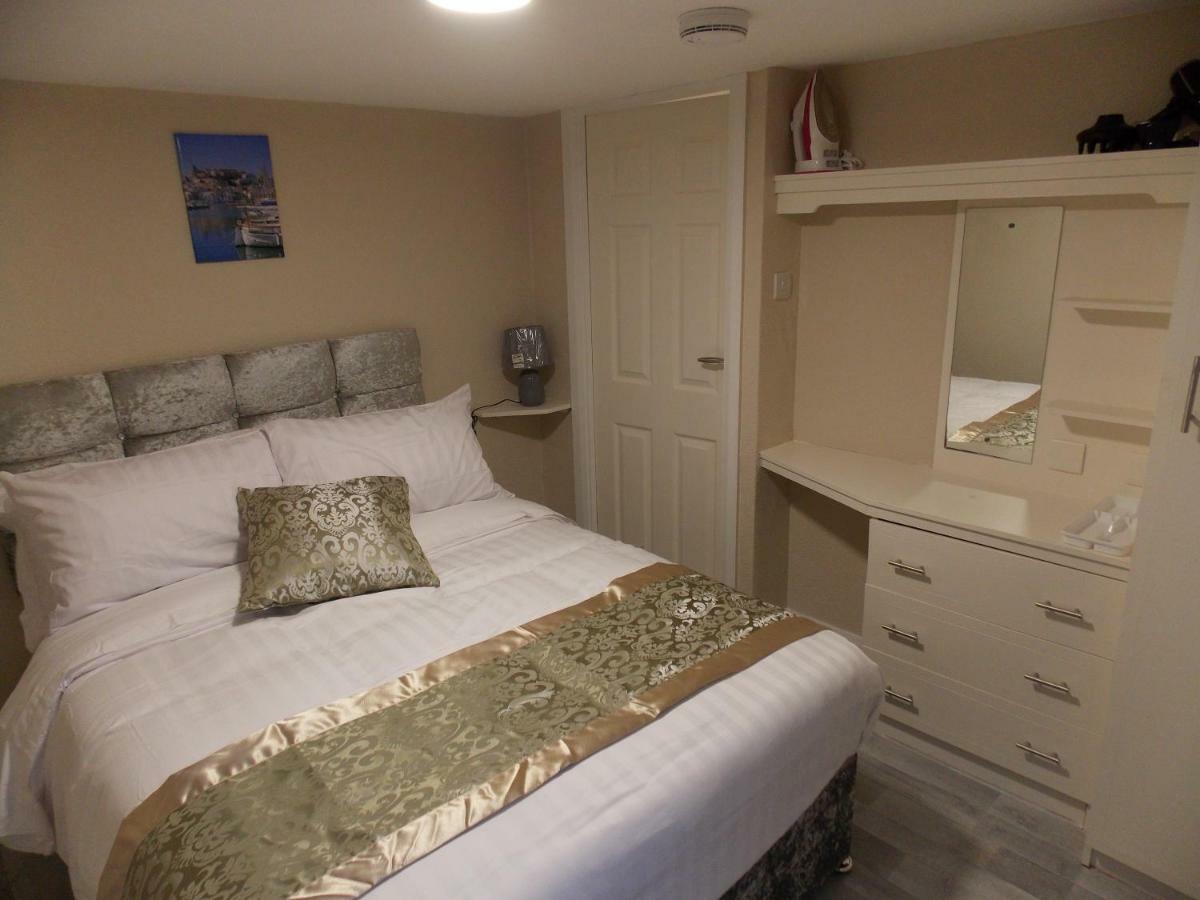The Cabins Hotel Kirikee Luaran gambar